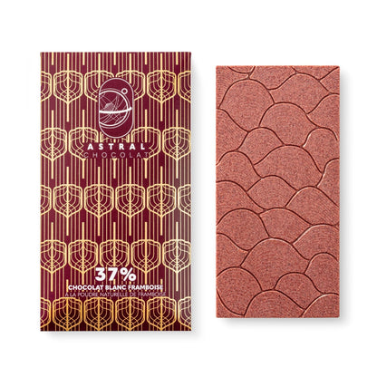 Tablette chocolat blanc, tablette rose poudrée, poudre de framboise naturelle, chocolat fruité et acidulé, création esthétique et originale, cadeau gourmand, chocolat rose éclatant.